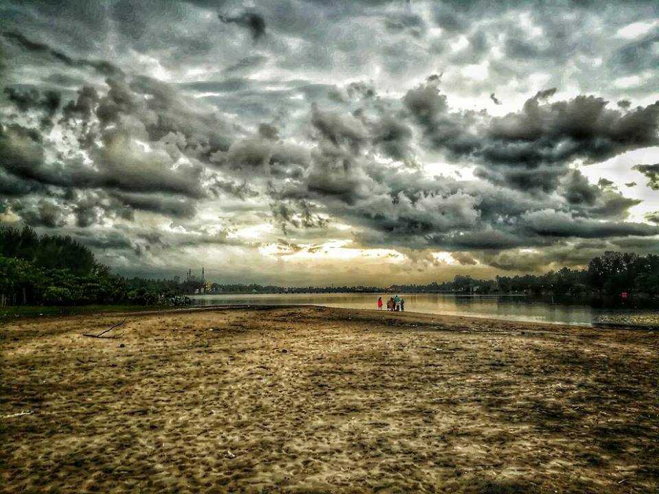 Visit Thottappally Beach
