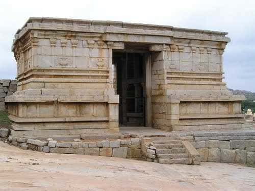 Visit Hemakuta Hill Temple Complex