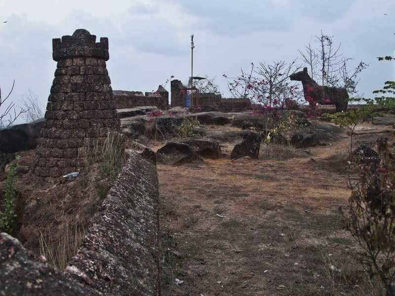 Visit Sadashivgad Fort