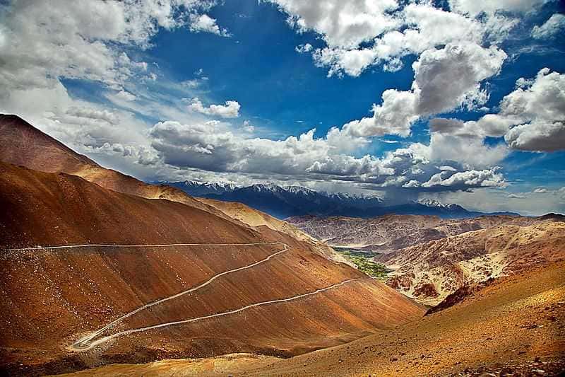 Visit Chang La Pass