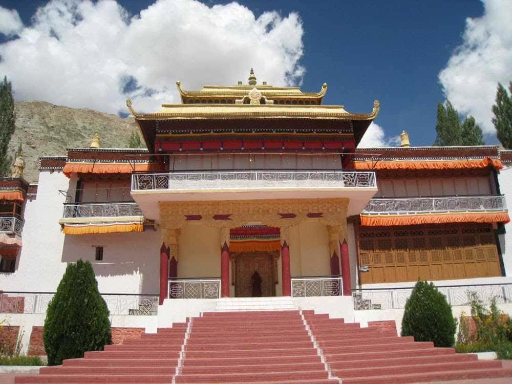 Visit Samstanling Monastery
