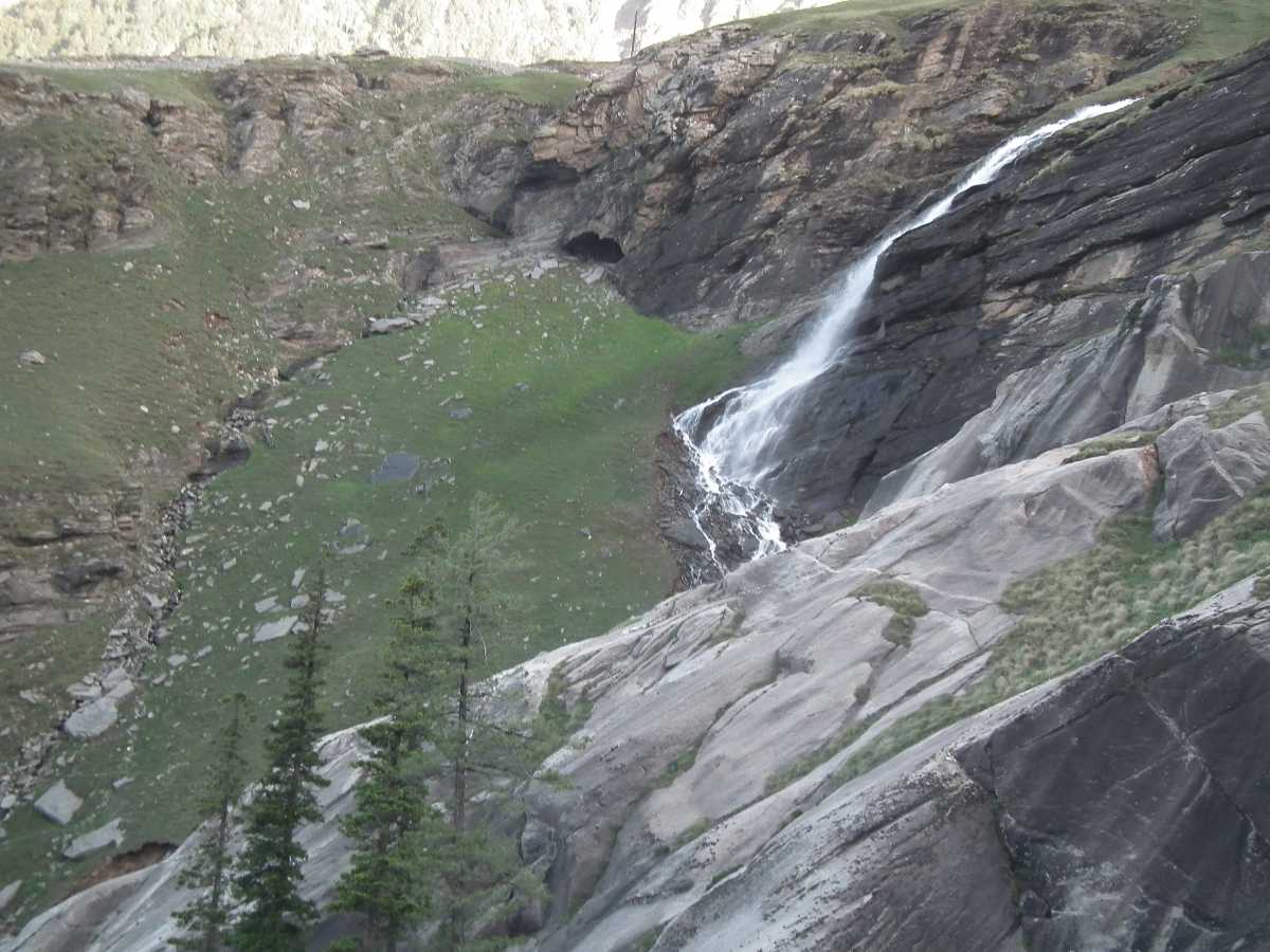 Visit Rozy Waterfalls