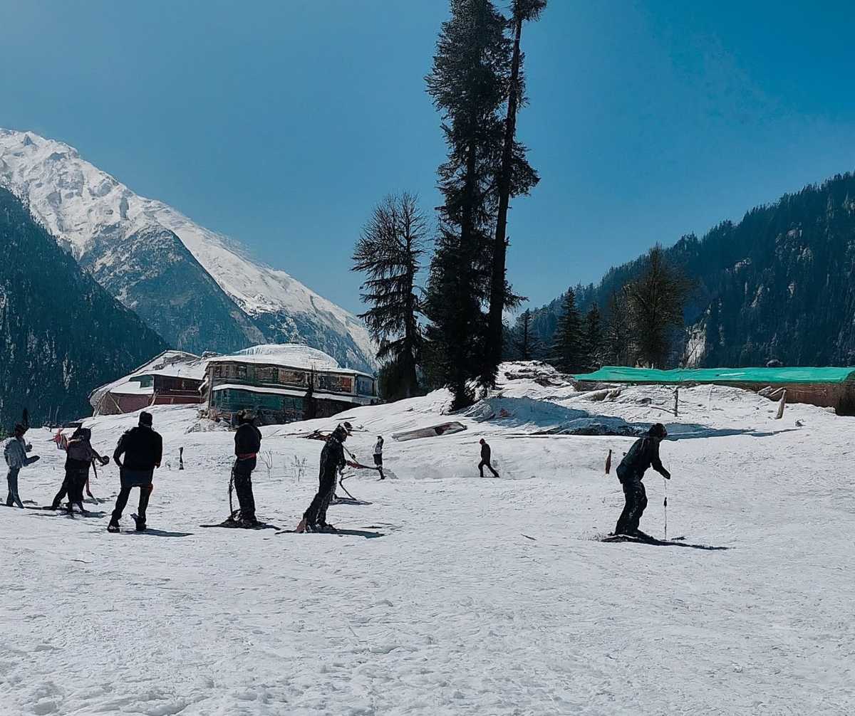 Visit Skiing in Manali