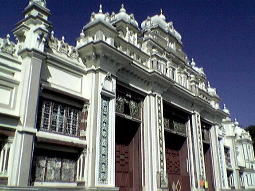 Visit Jaganmohan Palace
