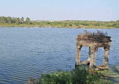 Visit Lingambudhi Lake