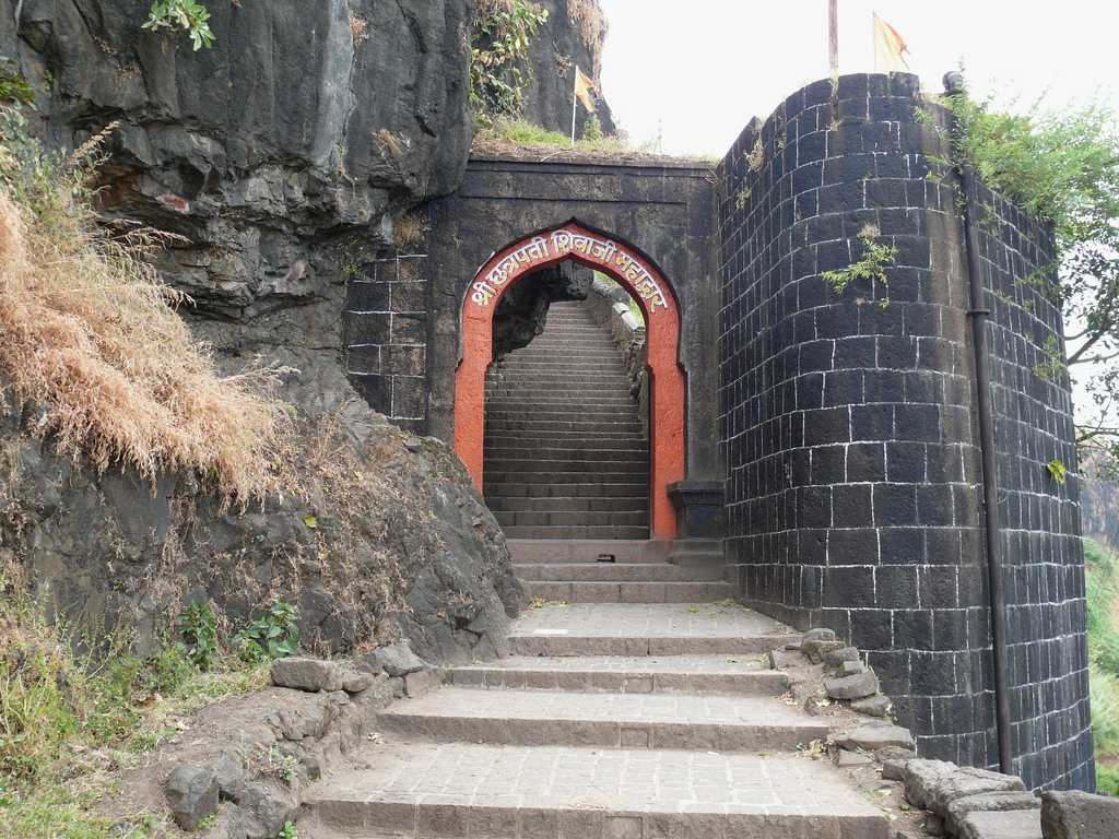 Visit Sajjangad Fort