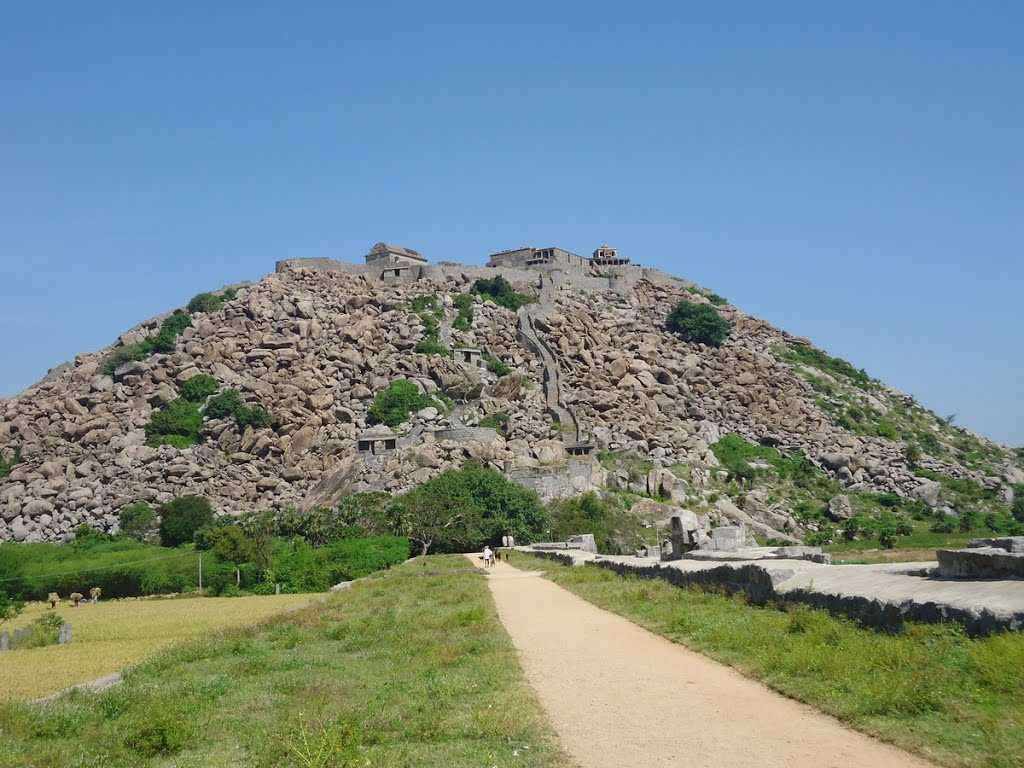 Visit Gingee Fort