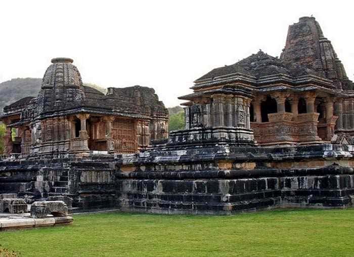 Visit Eklingji Temple