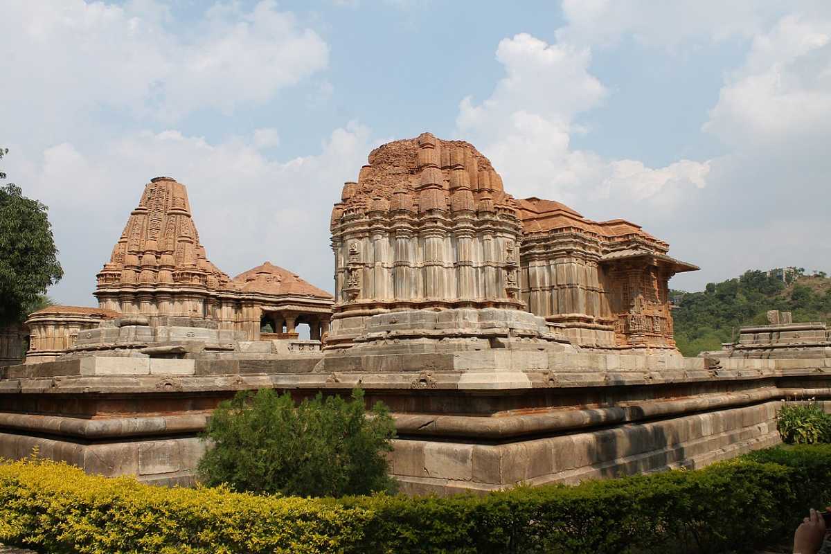 Visit Sahastrabahu Temple