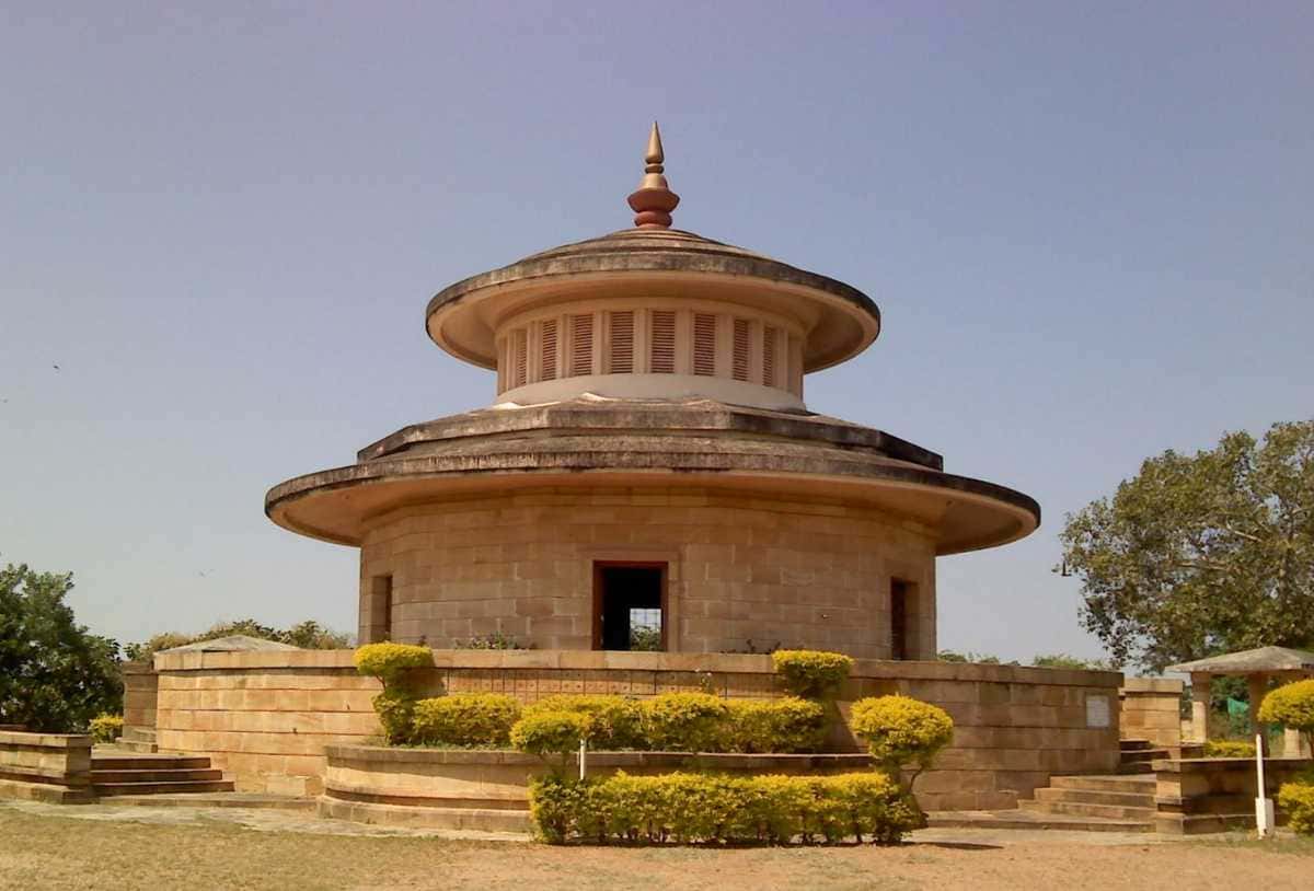 Visit Kalidasa Sanskrit Akademi