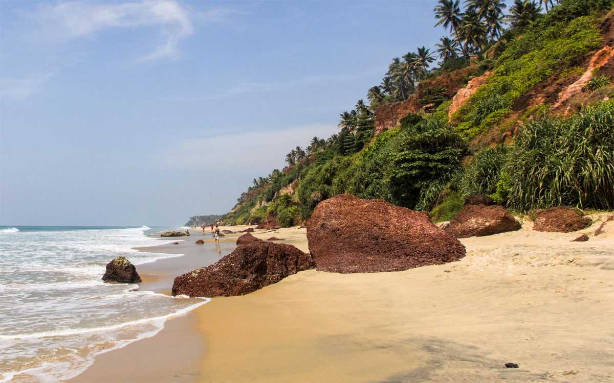 Visit Aaliyirakkam Beach