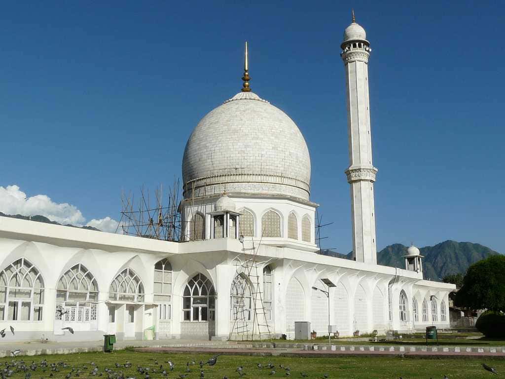 Visit Hazrat Bal Mosque