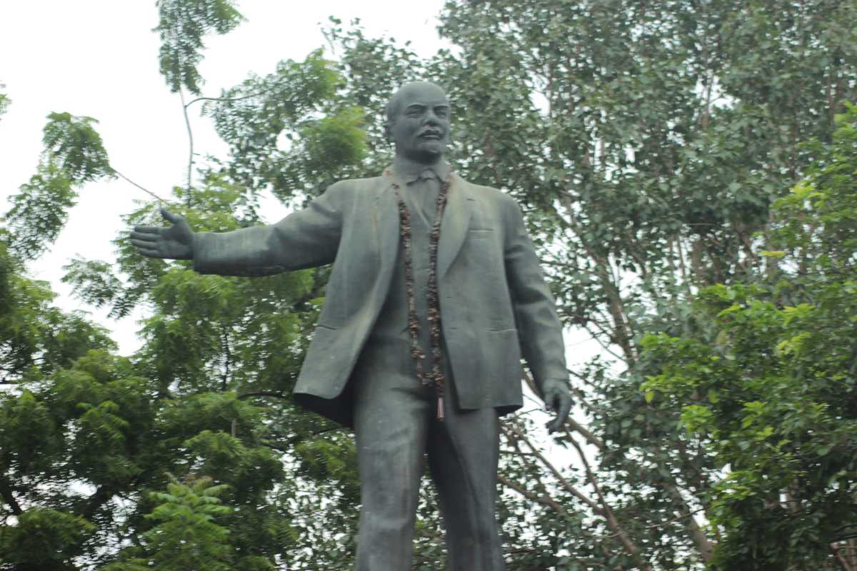 Visit Lenin Statue