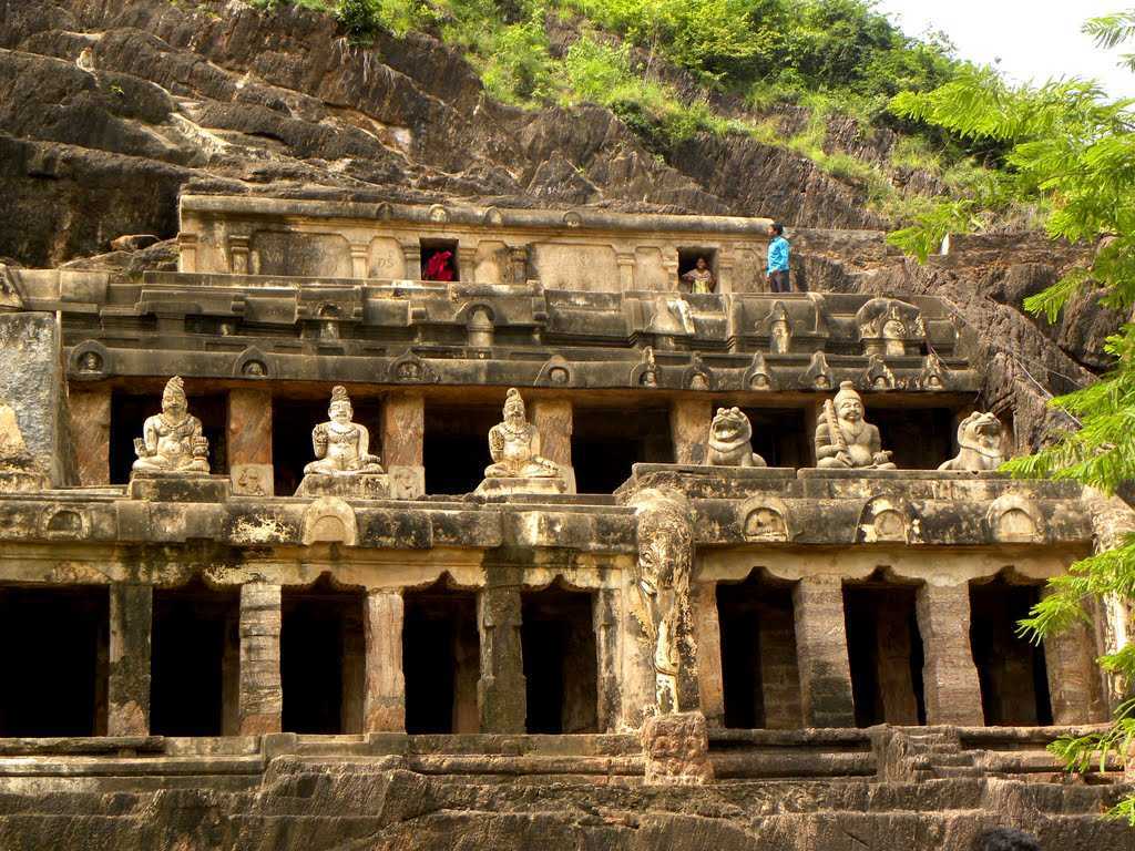 Visit Undavalli Caves